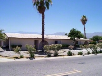 42520 Clifford St in Palm Desert, CA - Foto de edificio