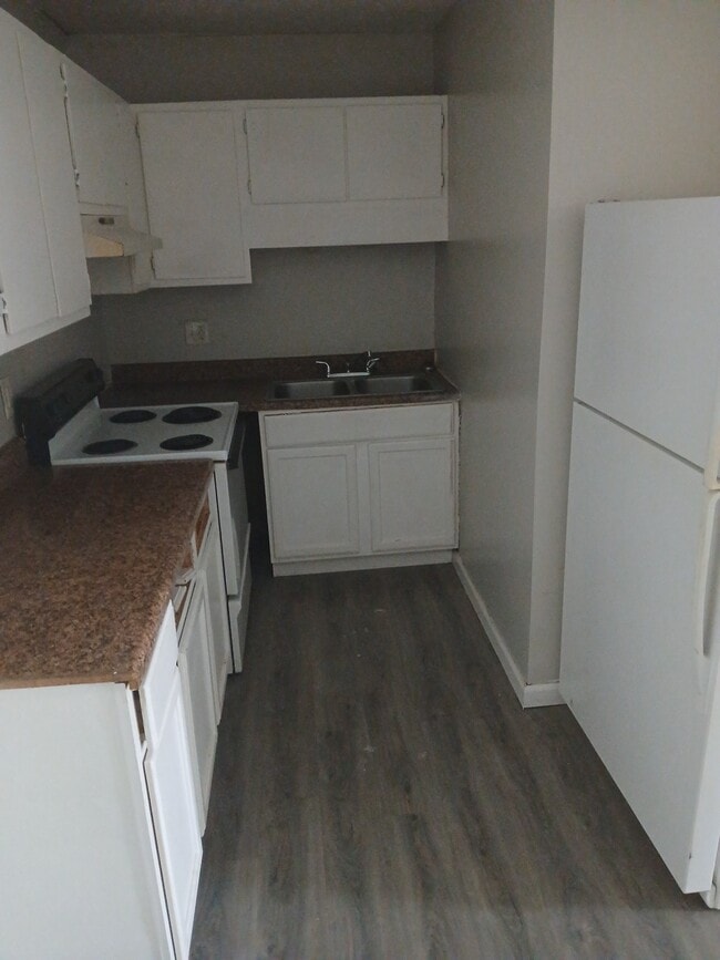 5780 Aftonshire Dr in Fayetteville, NC - Building Photo - Building Photo