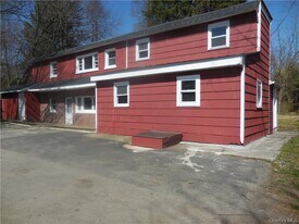 14 Maurice Ln in New Windsor, NY - Building Photo