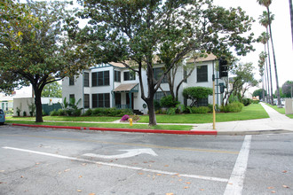 1000 W Glenoaks Blvd in Glendale, CA - Building Photo - Building Photo