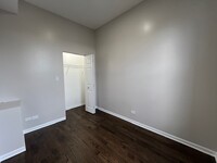 2109 N California Ave, Unit 2R in Chicago, IL - Building Photo - Building Photo