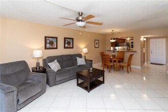 1811 Sabal Palm Dr, Unit 304 in Davie, FL - Building Photo - Building Photo
