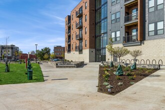 NewBo Lofts in Cedar Rapids, IA - Foto de edificio - Building Photo