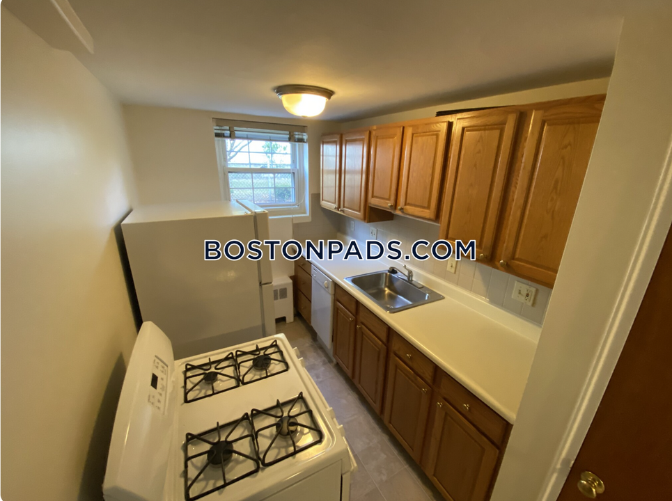 12 Allen St, Unit 3 in Arlington, MA - Building Photo