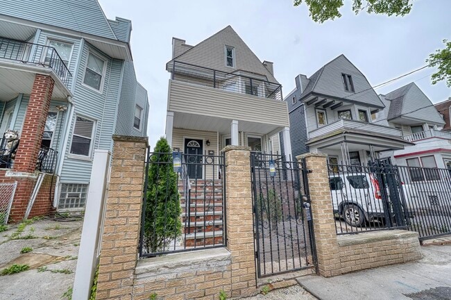 property at 46 Wegman Pkwy