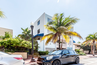 COLLINS VIEW CONDO in Miami Beach, FL - Building Photo - Building Photo