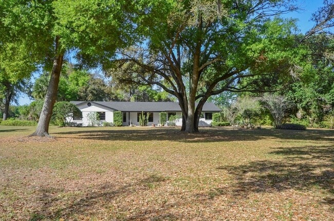 3636 Lake Buynak Rd