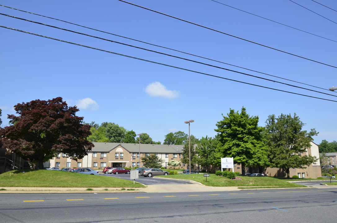 Grace Court in Lansdowne, PA - Foto de edificio