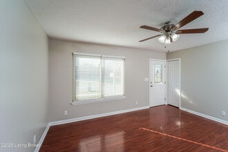 3815 Hillcross Dr in Louisville, KY - Building Photo - Building Photo