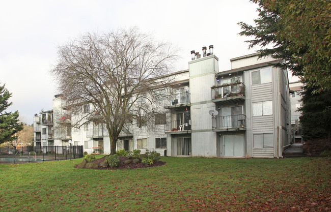 SouthCenter View Condominium in Seattle, WA - Building Photo - Building Photo