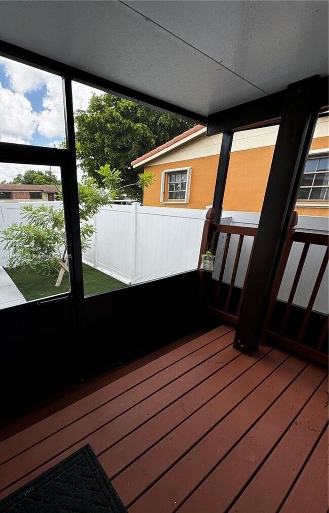 7711 SW 19th St in Miami, FL - Building Photo - Building Photo