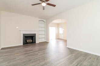 72 Rosemary St in Clayton, NC - Foto de edificio - Building Photo