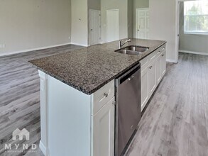 7429 W Cameo Cir in North Port, FL - Building Photo - Building Photo