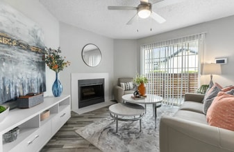 Villas at Chase Oaks in Plano, TX - Foto de edificio - Building Photo