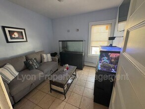 250 Sayles Ave in Pawtucket, RI - Building Photo - Building Photo