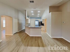 102 Milton Pl in Kissimmee, FL - Building Photo - Building Photo