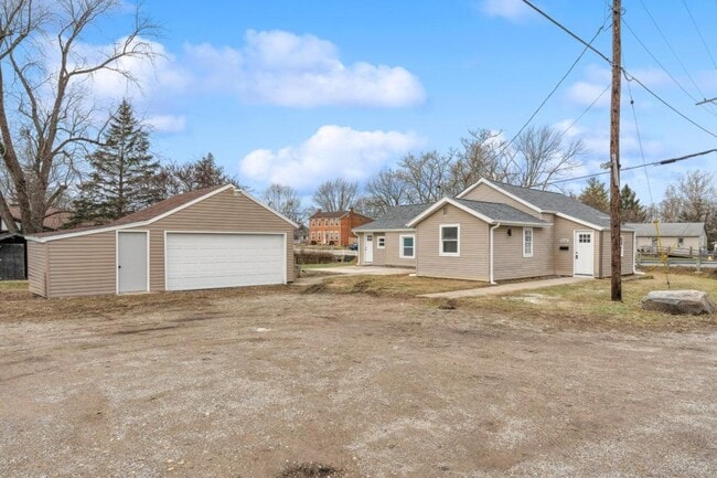 property at 8450 S Mann Rd