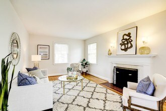 9412 Colesville Rd in Silver Spring, MD - Building Photo - Building Photo