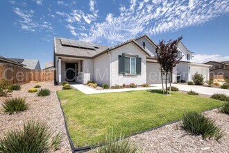 15810 Cole Brk Ct in Bakersfield, CA - Building Photo - Building Photo