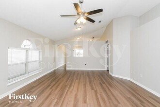 1054 Brenton Leaf Dr in Ruskin, FL - Building Photo - Building Photo