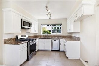 21114 Lemarsh St in Los Angeles, CA - Building Photo - Building Photo