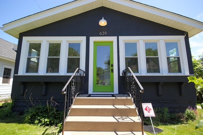 property at 639 Quincy St NE
