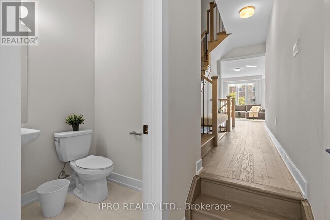 2745 WESTOAK TRAILS Blvd in Oakville, ON - Building Photo - Building Photo