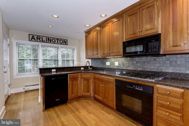 4706 32nd St N in Arlington, VA - Building Photo - Building Photo