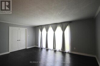 103 Dearbourne Blvd in Brampton, ON - Building Photo - Building Photo