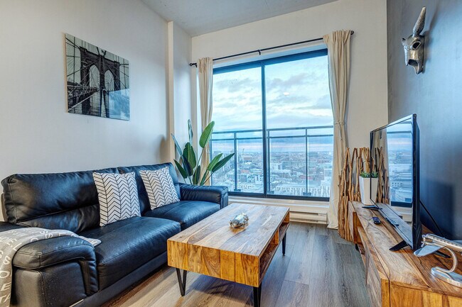 2100 Rue de Bleury in Montréal, QC - Building Photo - Building Photo