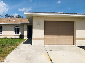 3409 SW Santa Barbara Pl in Cape Coral, FL - Building Photo - Building Photo