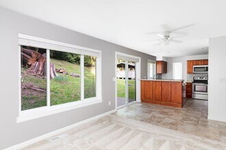 13250 235th Pl SE in Issaquah, WA - Building Photo - Building Photo