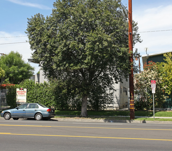 17945 Roscoe Blvd in Northridge, CA - Building Photo - Building Photo