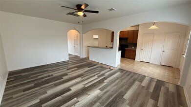 7346 Autumn Sun Dr in Houston, TX - Building Photo - Building Photo