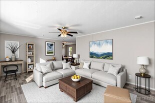 785 Suffield Ln in Almont, MI - Building Photo