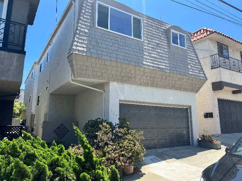 741 Center Pl in Manhattan Beach, CA - Foto de edificio