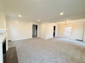 9832 Balfour Rd in Detroit, MI - Foto de edificio - Building Photo