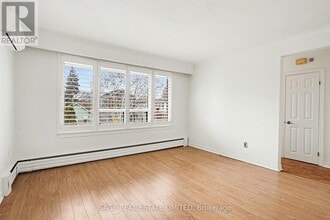 1 Forty First St in Toronto, ON - Building Photo - Building Photo