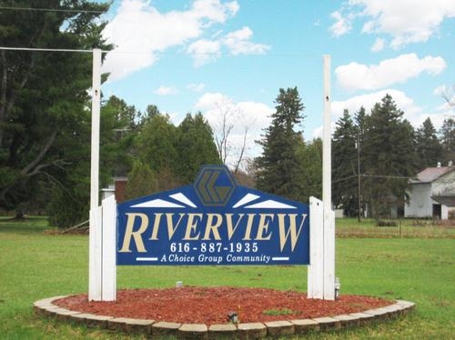 Riverview in Sparta, MI - Foto de edificio