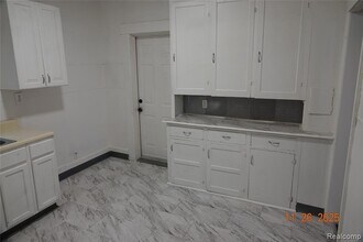 12851 2nd Ave in Highland Park, MI - Building Photo - Building Photo