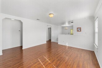 12401 Drummond Dr in Austin, TX - Building Photo - Building Photo