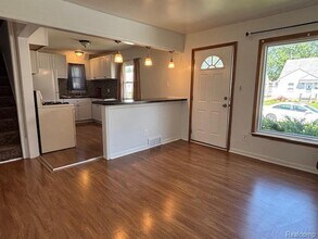 29851 Quinkert St in Roseville, MI - Building Photo - Building Photo