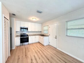 616 W Osceola St in Clermont, FL - Building Photo - Building Photo