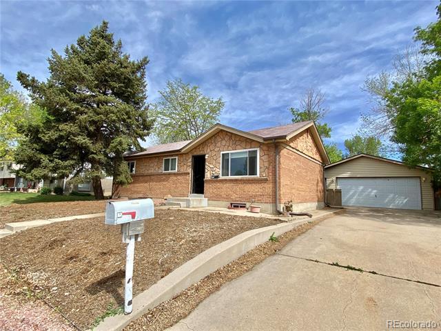 2049 E 116th Ave in Northglenn, CO - Building Photo - Building Photo