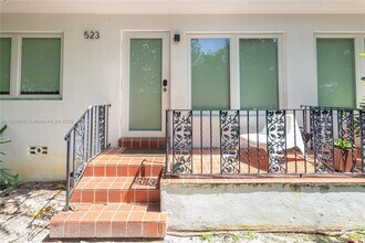 523 NE 68th St in Miami, FL - Building Photo - Building Photo
