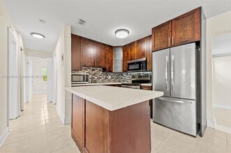 1524 NW 18th Ct in Fort Lauderdale, FL - Building Photo - Building Photo