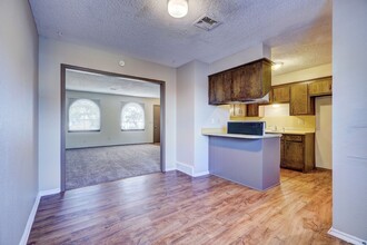2629 Elwood Dr in Edmond, OK - Building Photo - Building Photo