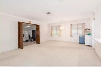 45523 Lostwood Ave in Lancaster, CA - Building Photo - Building Photo