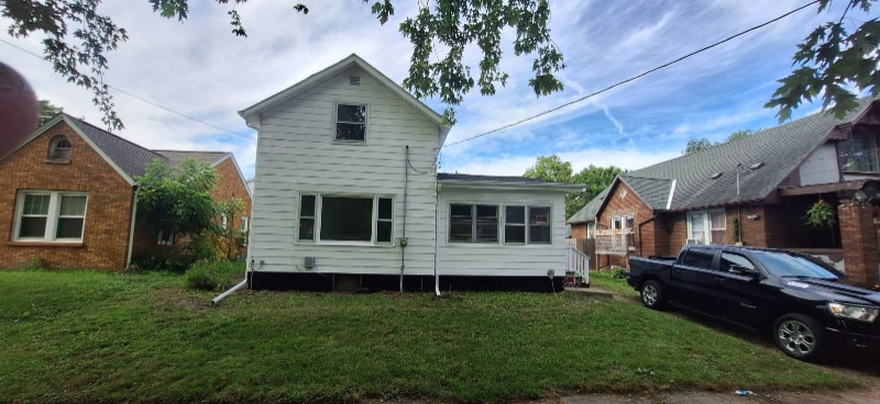 584 Broadway St in Marseilles, IL - Building Photo