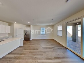 10340 Medusita St in Las Vegas, NV - Building Photo - Building Photo